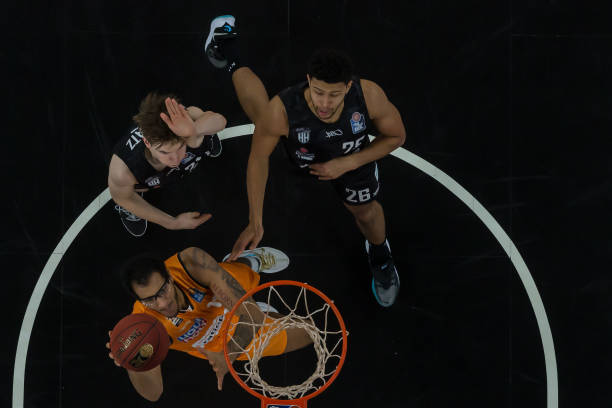 [德甲]斯图加特角球开前点 扎加杜头球破门.