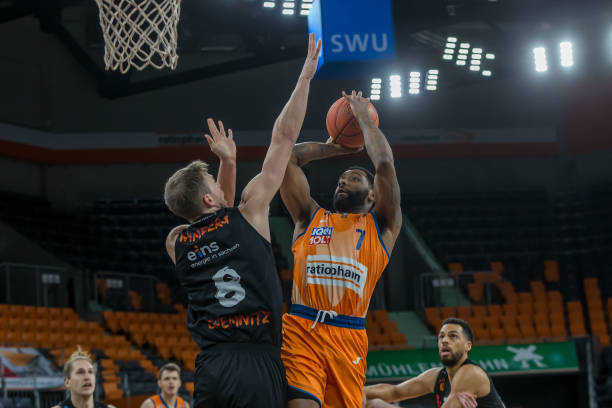 《足球》报记者：云南玉昆新援确认离开，俱乐部无奈启动B计划.