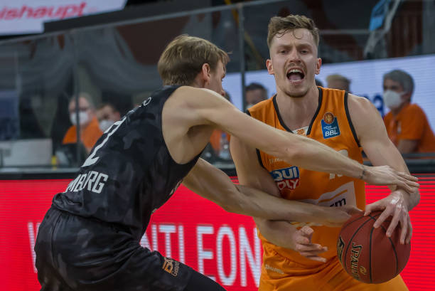 里赢得一切 里赢得一切